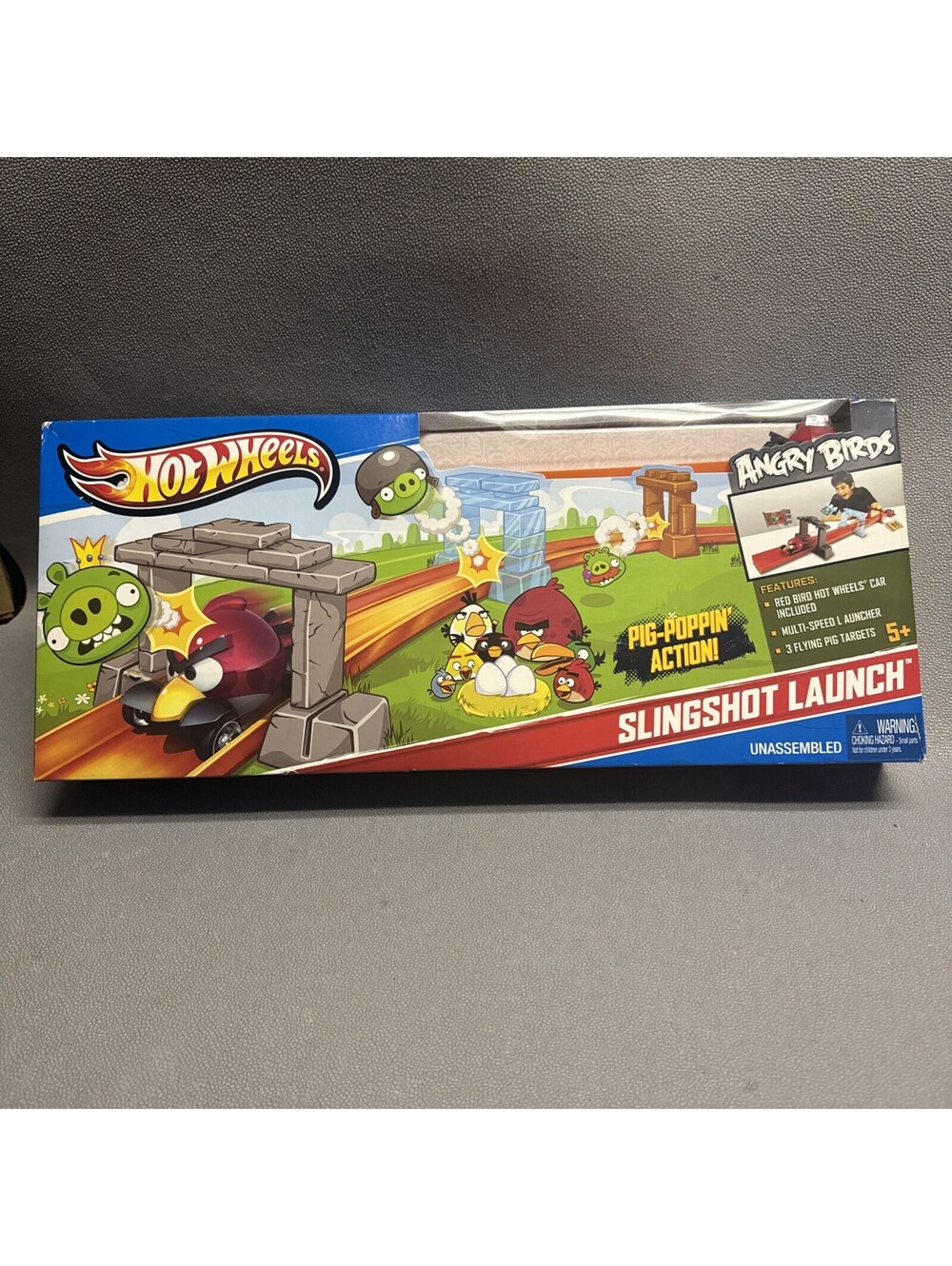 Hot Wheels Angry Birds SLINGSHOT LAUNCH Track Set Pigs Mattel New Box Damage